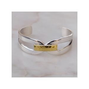 Pulsera Abierta Personalizada con Grabado para Mujer, Joyería de Diseño Hecha de Latón con Baño de Oro, Venta Directa de Fábrica - Product Image 6