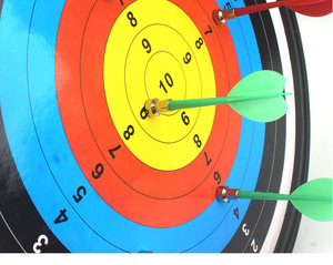 Jeu de fléchettes magnétiques double face de 41cm avec cible Bullseye Divertissement à domicile Équipement de sport de plein air comprenant des fléchettes - Product Image 6