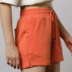 กางเกงขาสั้นลำลองผู้ชายเท่ๆ ทรงสปอร์ต เอวยางยืด ผ้าฝ้าย 100% ผ้าเนื้อเรียบ ไม่ยับ มีกระเป๋า - Product Image 4