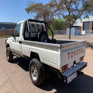 Vehículos Usados de Alta Calidad y Asequibles en Venta: Sedán 4x4 Automático, Cabina Individual, Interior de Cuero Oscuro, Volante a la Derecha/Izquierda - Product Image 2