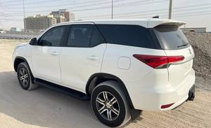 Toyota Fortuner 2.7L Gasolina 2023 Blanco Impecable, Volante a la Izquierda, 4x4, Asientos de Tela Usados, Sistema de Navegación, Control Remoto, Automático, R18, Luces - Product Image 2
