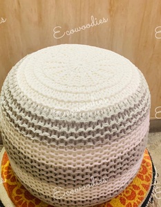 Puf de PUF de punto de ganchillo suave al mejor precio, taburete otomano de suelo redondo tejido para sala de estar, consola con incrustaciones de hueso - Product Image 6