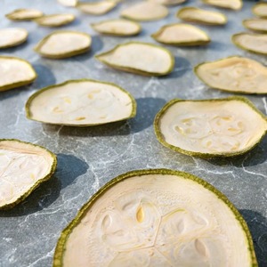 Calabacín seco a granel recién empaquetado Calabacín seco natural deshidratado Ideal para suministro comercial y producción de alimentos - Product Image 1