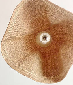 Pantalla de luz colgante tejida, pantalla de luz de cesta de baile colgante, tejida a mano con palma Ilala. Pantalla de luz colgante costera - Product Image 5