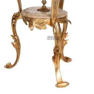 Mesa Auxiliar Redonda de Dos Niveles de Lujo con Tapa de Mármol Beige Natural y Marco de Hojas de Latón Dorado Ornamentado para Decoración de Interiores de Palacio - Product Image 3