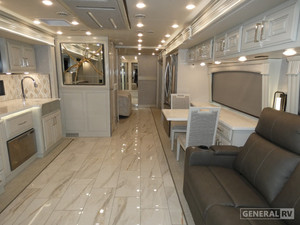 OFERTA Nuevo F-le-e-t-w-o-o-d Pa-l-i-s-a-d-e 2025, 4-5 D-S, Euro 6, para 4-6 Pasajeros, Listo para Acampar - Product Image 3