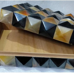 Caja de Cuerno de Búfalo para Joyas y Almacenamiento de Regalos - Interior Suave para Artículos Delicados de Alta Calidad - Product Image 1