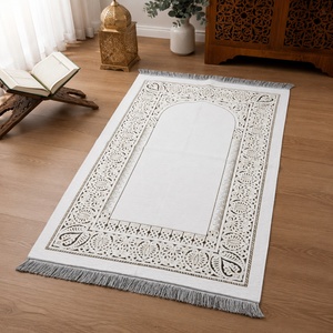 Alfombra de Oración Islámica de Chenilla Blanca con Diseño de Mihrab, Alfombra de Oración Musulmana para Hajj, Umrah, Ramadán, Regalo de Eid, Hecho en Turquía - Product Image 4