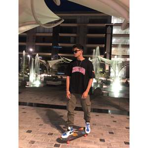 T-shirt de basketball pour homme Relax Fit, 100% coton biologique, imprimé 3D, motif uni, jersey compressé, étiquette personnalisée, tissu 200 grammes - Product Image 4