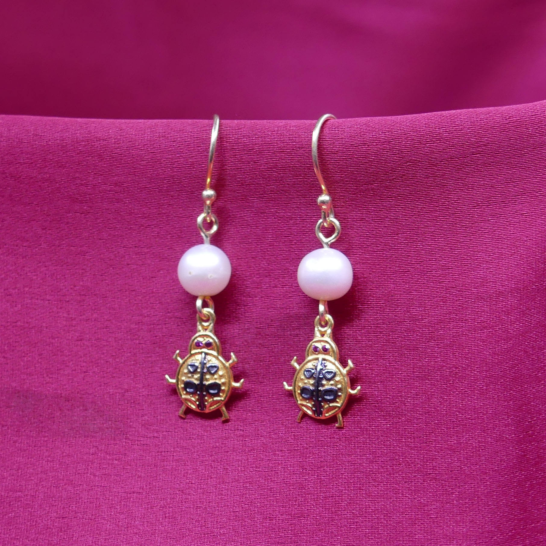 สีเหลือง