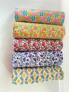 Tissus en coton sur mesure imprimés par blocs de bois et sérigraphiés convenant aux créateurs de mode et à l'ameublement. - Product Image 3