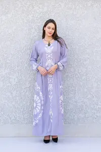 Vestido Maxi Bohemio de Rayón Lavanda con Bordado Completo, Estilo Moderno, Cuello Redondo, Manga Larga para Mujer - Product Image 5
