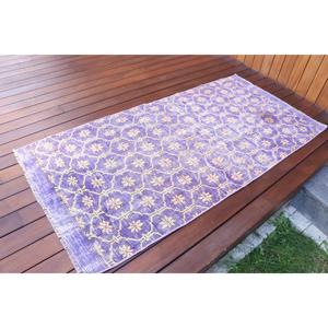 Alfombra Vintage de 2.8x5.7 pies, Alfombra Turca de Lana con Diseño Floral Morado - Product Image 2