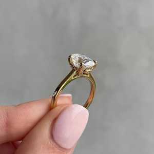 Anillo de Compromiso con Diamante Ovalado Cultivado en Laboratorio, Certificado por IGI, 2.00 Quilates, 4 Garras, Corte Catedral, Alta Calidad, Anillo de Boda - Product Image 3