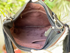 Sac à bandoulière en cuir véritable métallisé avec franges en fourrure Sac à bandoulière en cuir sculpté à la main avec pompon Boho Sac à bandoulière pour femmes Sacs à main en cuir occidental - Product Image 6