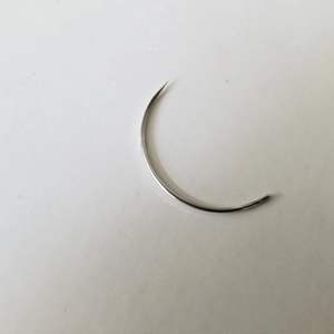 เข็มเย็บสำหรับผ่าตัดแบบแมนนวล10ชิ้นชุดเยอรมันเข็มเย็บแผล1/2วงกลมทำจากสเตนเลสโค้งไร้เชื้อ CE เกรด A + - Product Image 3