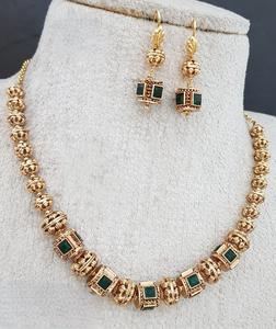 Hermoso conjunto de collar antiguo con acabado dorado de calidad superior con pendientes para boda de compromiso para mujeres y niñas - Product Image 3