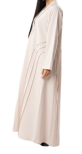 ชุดอาบายาสีเบจอ่อนแบบมินิมอลลิสต์คอปกผ้าคลุมไหล่และกระดุมเม็ดเดียวปิดได้ง่ายสไตล์เรียบง่ายเพื่อความสง่างามในชีวิตประจำวันที่ทันสมัย - Product Image 2