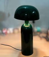 Lampe de table en métal de style européen du milieu du siècle, lampe en forme de champignon dorée faite à la main, esthétique Wabi Sabi, AC/DC, écologique, luxe