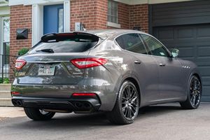 Maserati Levante GTS 2019 Usado, Motor V8 Twin-Turbo de 550 hp, Tracción en las Cuatro Ruedas, Mayormente sin Modificaciones, Cámara Trasera, Emisión Euro III, 8L - Product Image 6