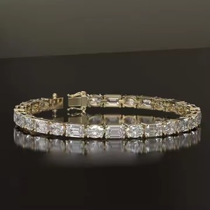 Pulsera de tenis de oro macizo de 14K con pulseras y brazaletes de diamantes cultivados en laboratorio de corte ovalado Esmeralda para mujeres y hombres - Product Image 5