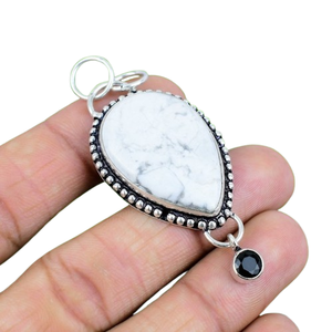Bijoux de style bohème en argent fait à la main en argent Sterling 925 Howlite Gemstone Tendance Pendentif Bijoux pour femmes Cadeau pour elle - Product Image 1