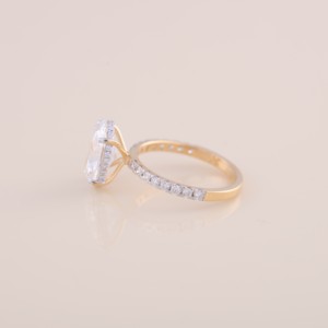 แหวนเพชรทรงรีเพาะเลี้ยงในห้องปฏิบัติการ ได้รับการรับรองจาก IGI สำหรับแหวนหมั้นและแหวนแต่งงาน พร้อมวงแหวนประดับเพชรแบบ Pavé ทำจากทอง 9K สีเหลือง/สีขาว และสีโรสโกลด์ - Product Image 3