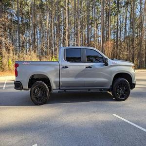 Haut standard 2025 Chevrolet Silverado 1500 LT Trail Boss AWD traction intégrale 4x4 moteur à cylindre V-8 automatique camion cabine d'équipage - Product Image 3