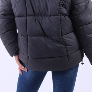 Blouson matelassé pour femme fabriqué en usine, vêtement d'extérieur tendance pour l'hiver, design personnalisable, blousons matelassés pour femme, best-seller - Product Image 6