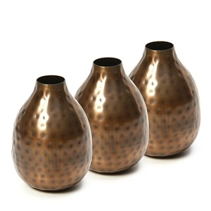 Vase à fleurs décoratif pour la maison avec design martelé pour hôtel à moindre coût vases à fleurs en métal de bonne qualité avec cuivre antique - Product Image 1