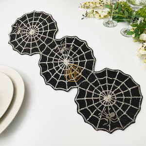 Camino de mesa de telaraña negro bordado, camino de algodón decorativo con cuentas modernas para bodas y regalos - Product Image 1