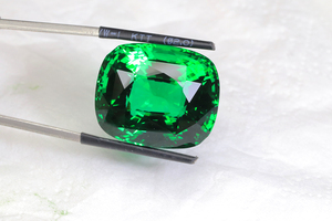 Magnifique pierre synthétique en émeraude verte, taille coussin, personnalisable, en verre, à prix de gros - Product Image 3