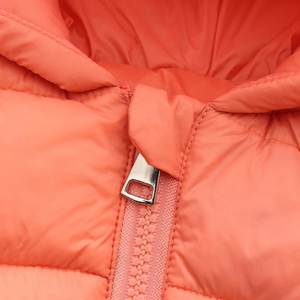 Chaqueta acolchada cálida de invierno con capucha para niños y niñas, chaqueta acolchada cálida para niños con tira reflectante y características de seguridad - Product Image 3