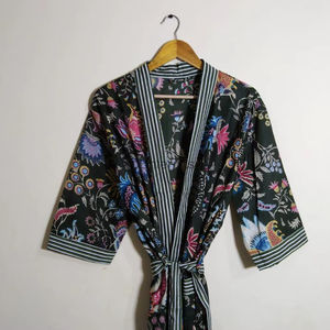 Bata Kimono de algodón con estampado de bloques para mujer, tela suave ligera hecha a mano para cubrir la playa de verano o ropa de salón informal - Product Image 1
