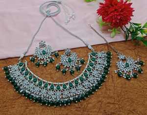 Nuevo diseño AD sin cortar plateado tradicional y de moda perla y Kundan tachonado gargantilla collar conjunto y conjunto de joyas para mujer - Product Image 4