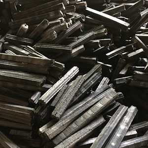 Venta al por mayor de briquetas de aserrín de madera dura de carbón de la fábrica de Vietnam sin marco SIN HUMO-para parrilla de barbacoa - Product Image 1