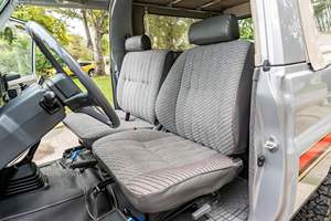 Toyota Land Cruiser FZJ73 de 1993, Usado, Mercado Sudamericano, Serie 70, Transmisión Manual de 5 Velocidades, Motor de 4.5 Litros y 6 Cilindros, Tracción en las 4 Ruedas - Product Image 5