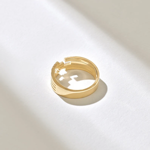 Offre Exceptionnelle 2023 : Bague de Mariage Vintage en Or Massif 14 carats avec Diamant de Laboratoire Minuscule et Bande Épaisse Type Cigare - Product Image 3