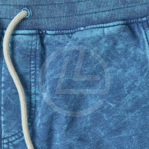 Pantalones cortos desgastados lavados con ácido para hombres con cordón en la cintura y dobladillo abierto Pantalones cortos lavados con ácido de verano para hombres - Product Image 2