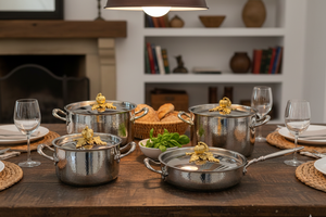Ensemble de casseroles et poêles élégantes et écologiques en fer martelé à la main, avec couvercle décoratif doré, pour service et table. - Product Image 2