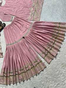 Robe ethnique indienne pakistanaise moderne de créateur en tissu faux georgette lourd - Sharara Suit Palazzo Dupatta pour adultes, dessinée à la main, bas prix - Product Image 2