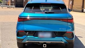 2023 BYD ATTO 3 SUV Extendido FWD / Volante a la Derecha / Volante a la Izquierda - Product Image 3