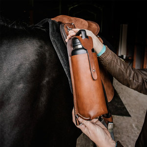 Couverture de bouteille d'eau en cuir du meilleur fournisseur avec bandoulière détachable pour cadeaux promotionnels et utilisation en plein air - Product Image 5