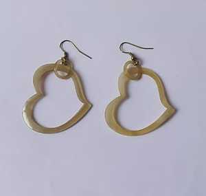 Pendientes de cuerno de búfalo natural con forma de corazón, joyería colgante ligera ecológica hecha a mano para mujer Boho, Tribal - Product Image 1