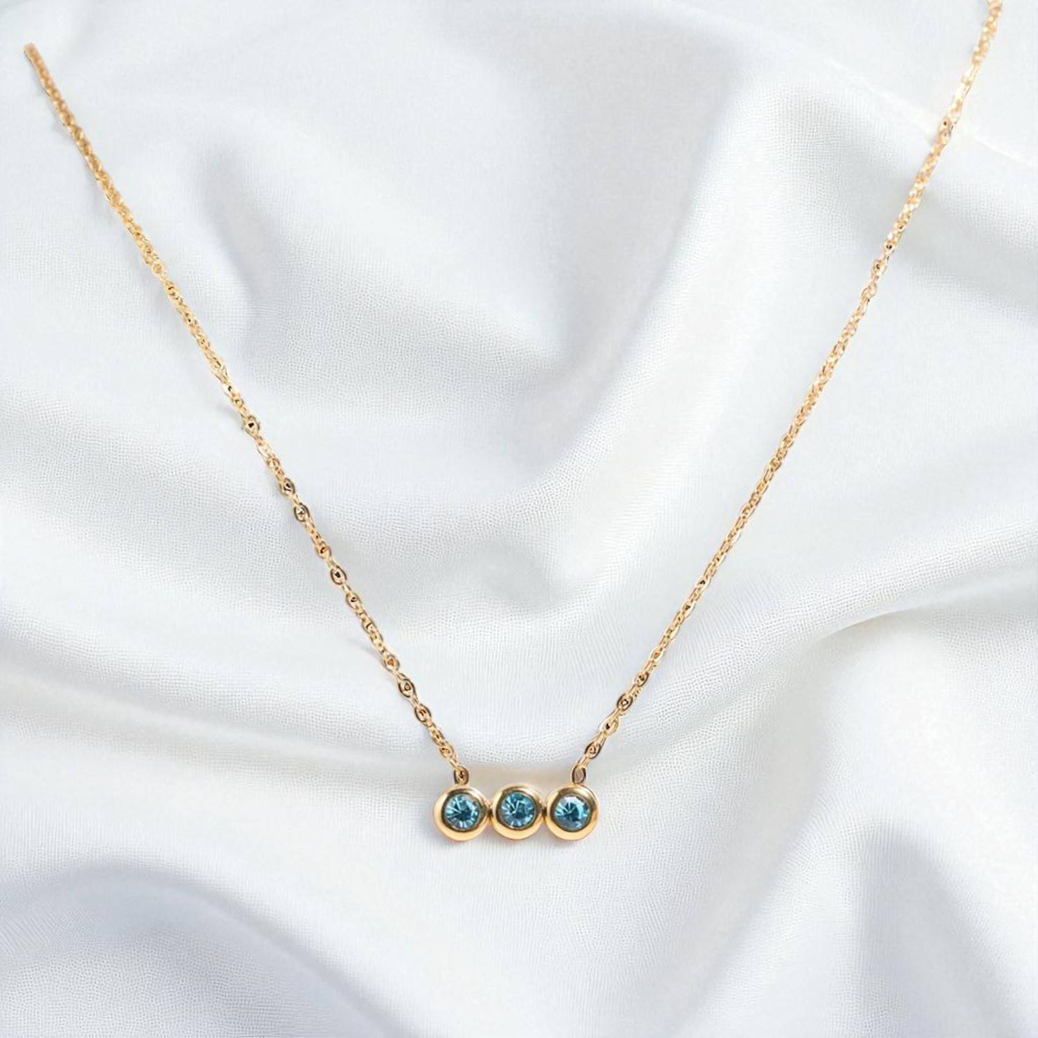 ควอตซ์บุษราคัมสีฟ้า