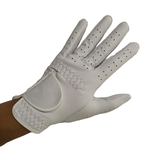 Gants de golf Cabretta en peau de mouton super douce avec logo personnalisé professionnel dernière conception Offre Spéciale nouveauté Made in Pakistan Sports - Product Image 1