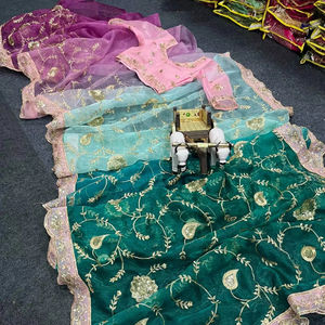 Hermoso Sari de fiesta con trabajo de corte de secuencia de bordado de seda Tabby - Product Image 5