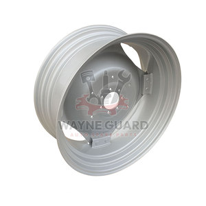 Nouvelle jante arrière argentée 14 x 38 en acier robuste, pièce TC n° TC 24 442, OEM 005414U91, compatible avec les modèles de tracteurs MF 290/375/390 M/S - Product Image 1