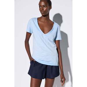Camiseta Esencial con Cuello en V para Mujer, 100% Algodón de Alta Calidad, Transpirable y Casual, Tallas XXS a 5XL para Verano - Product Image 3