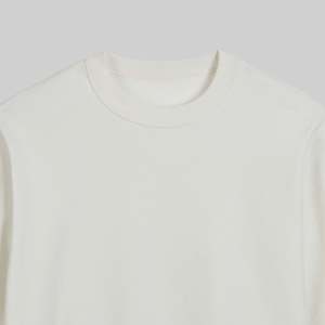Top de punto de algodón reciclado con cuello redondo - Product Image 4